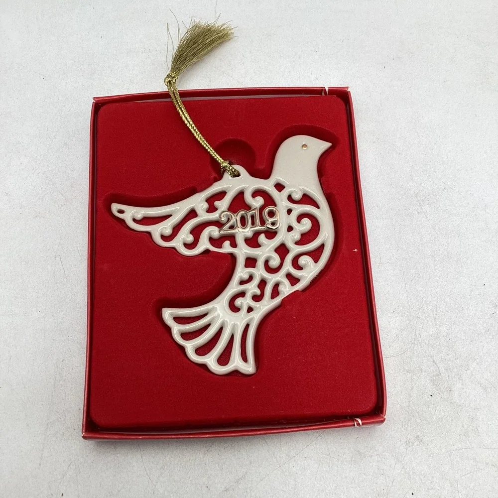 Lenox 2019 Annual Dove Ornament Ivory Porcelain Gold Tassel Pierced Scrollwork